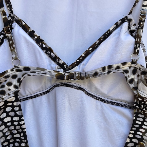 Kenneth Cole New York -Animal Print One-Piece Swimsuit, size L - Picture 2 of 6